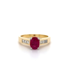 1.04ct Ruby + 0.30ct Dia 18kt Ring